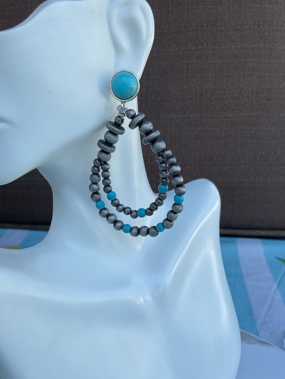 🌟🌟 Navajo Beaded Earrings - Picture 4 of 7